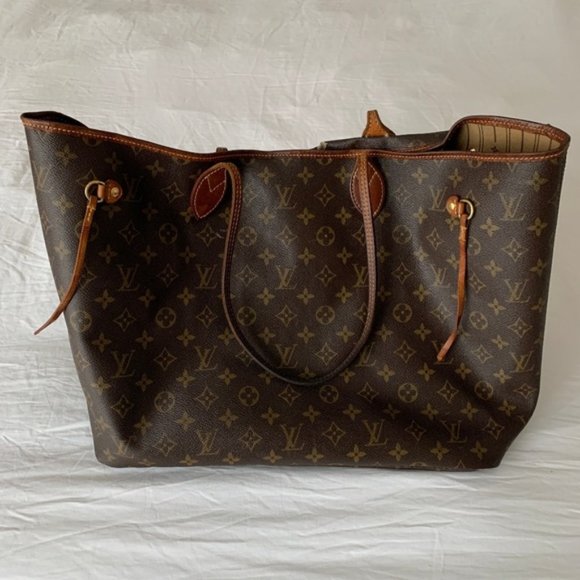 Louis Vuitton Handbags - Louis Vuitton Neverfull GM Tote